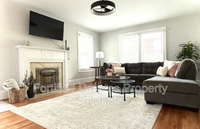 2240 Queen St photos photos