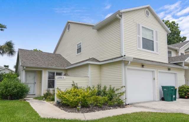 Available June! - Cozy 2/2 Villa in Naples - FURNISHED OR UNFURNISHED photos photos
