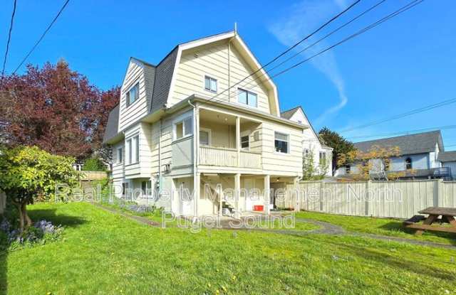 3225 Lombard Ave photos photos