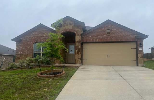 4 bedroom 2 bathroom house! HOUSING ACCEPTED! photos photos