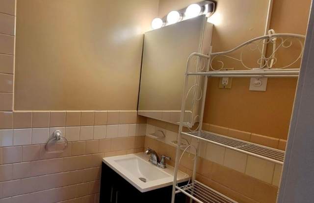 677 Leonard St photos photos