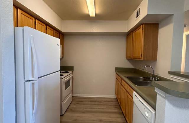 Spacious 2nd Floor 2B/2B Unfurnished Condo near Beach in the Heart of Destin! photos photos