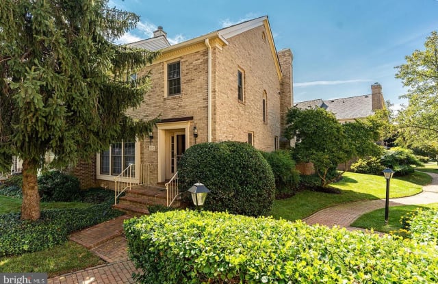 10810 BREWER HOUSE RD - 10810 Brewer House Road, North Bethesda, MD 20852