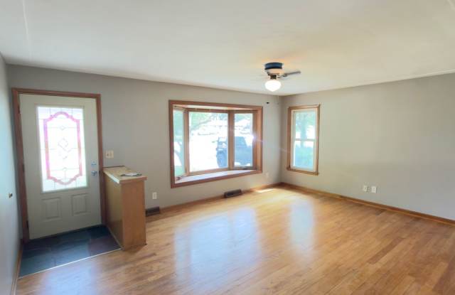 Kentwood schools! Three-bedroom brick ranch with beautiful fenced backyard. Gallery 4
