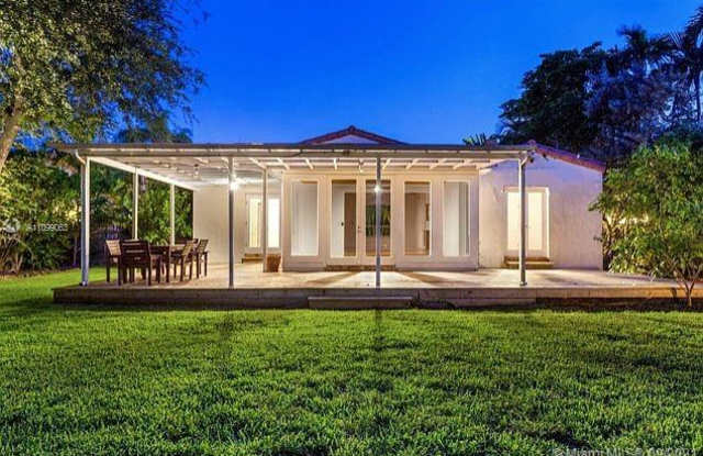 1015 W 47th Ct - 1015 West 47th Court, Miami Beach, FL 33140