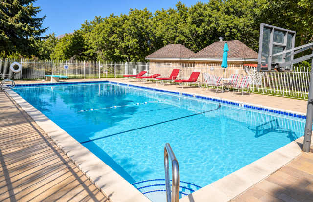 Furnished 5-Bedroom Home in Gated Community Gallery 4