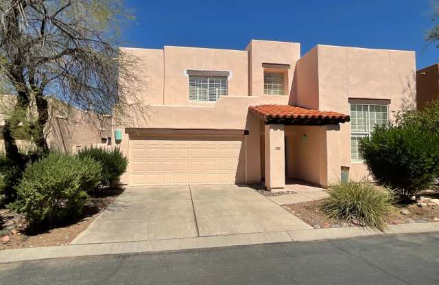 Great location near Sabino Canyon & Cloud Gallery 1