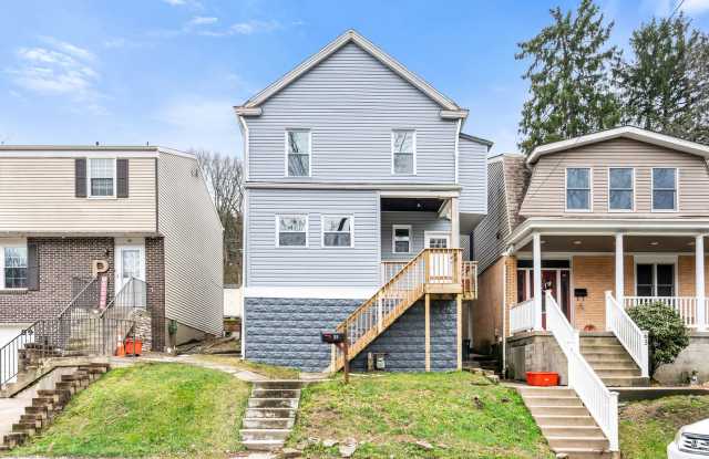 Completely Renovated 4 Bedroom Home in West View!! photos photos