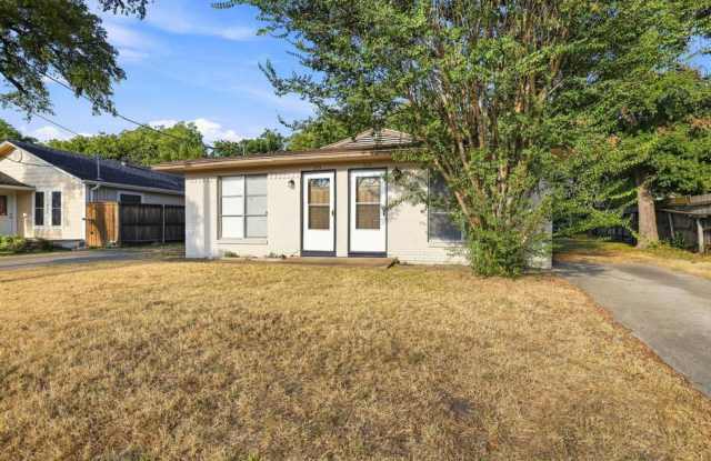 Spacious Duplex for Rent in Sherman, TX Lawncare Included! Gallery 3
