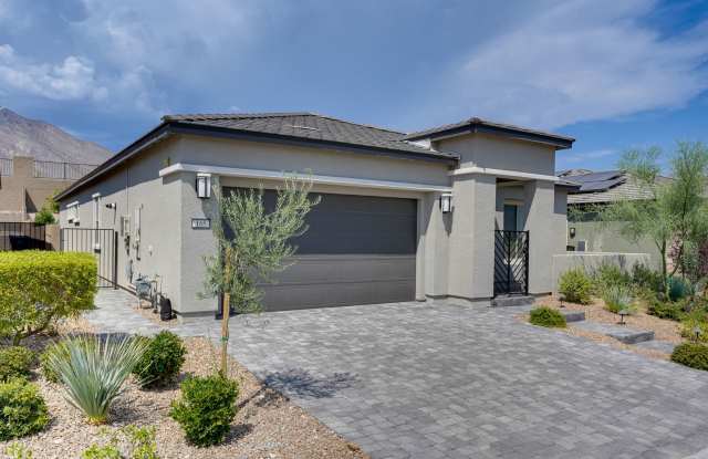 BEAUTIFULLY FULLY FURNISHED 4 BEDROOM 3.5 BATH HOME IN 89138 Gallery 4