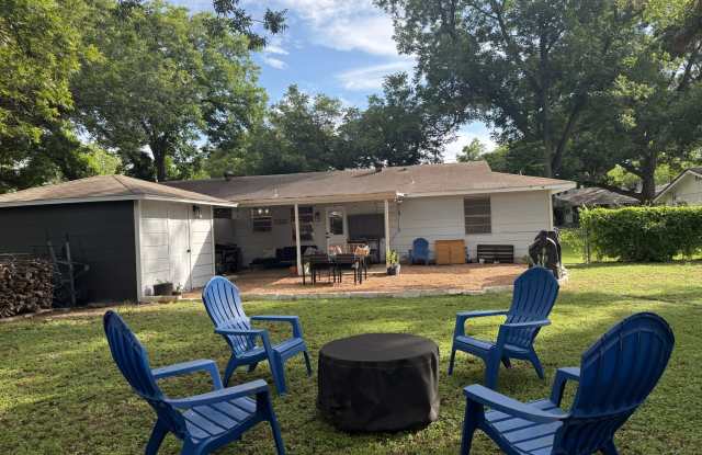 2159 Gruene Rd - 2159 Gruene Road, New Braunfels, TX 78130