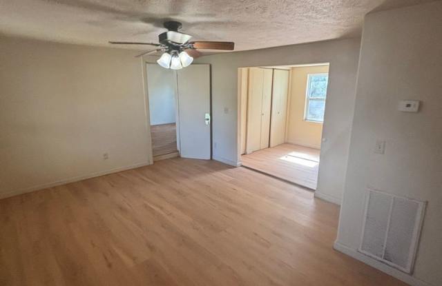 3-Bedroom Home with an Oversized Primary Bedroom & Fenced Backyard Gallery 4