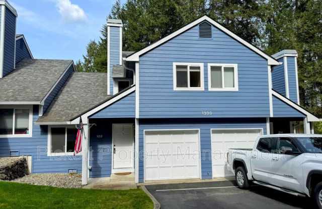 1300 NW Slate Ln photos photos