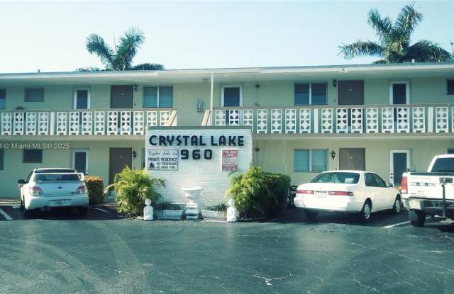 960 Crystal Lake Dr photos photos