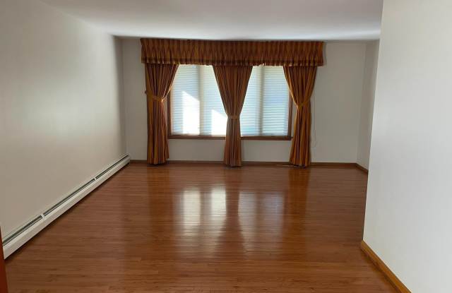 1306 HAWTHORNE LANE photos photos