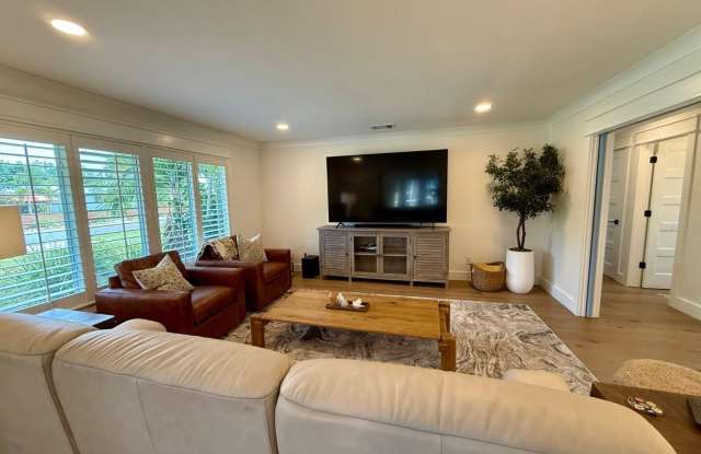 1833 PANDORA Drive Gallery 3