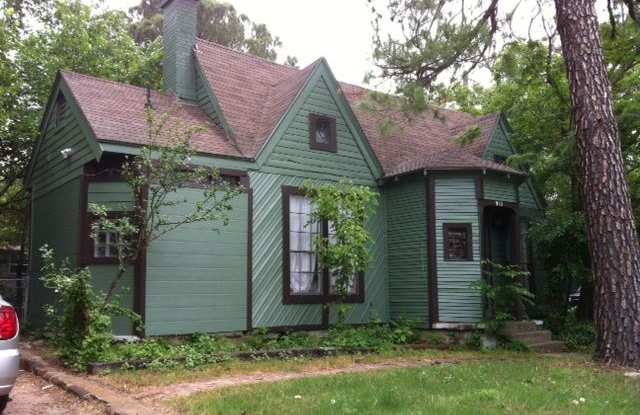 915 W Collins St Unit B - 915 W Collins St, Denton, TX 76201