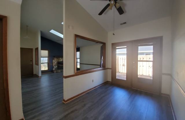 545 Auburndale ~ Villas of Lock Lomond Gallery 4