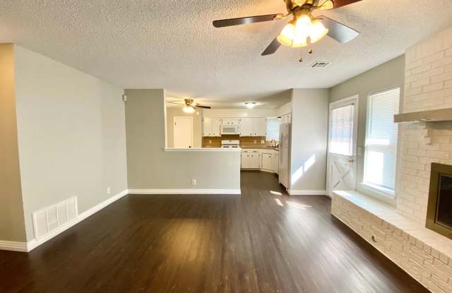 Updated Home in Broken Arrow-  No Carpets! Gallery 1