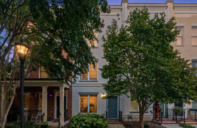 580 Regent Place Northeast Gallery 1