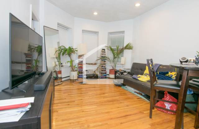HOT FENWAY LISTING!!!! photos photos