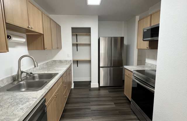 3501 North Brocton Avenue - 2 photos photos