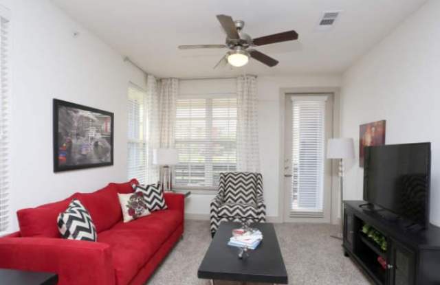 11571 Huebner Rd Gallery 2