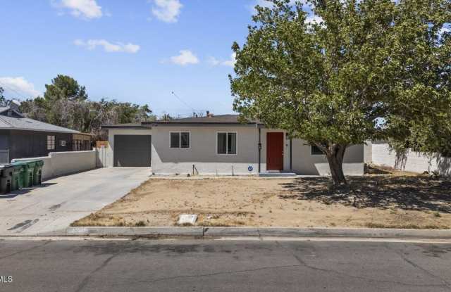 1135 W Pillsbury Street photos photos