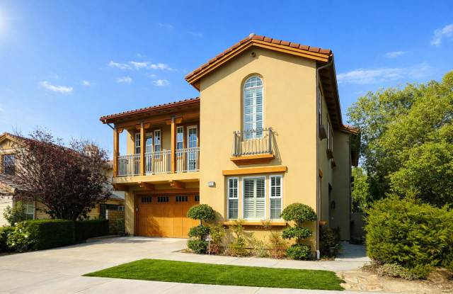 Move In Special!!! Lush and Lavish 4+4 Neatly Tucked Away In The Colony At Calabasas - 4701 Luna Court, Calabasas, CA 91302