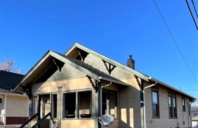 5 bedroom house at a 4 bedroom price! - 1017 19th Avenue, Greeley, CO 80631 5 bedroom house at a 4 bedroom price! - 1017 19th Avenue, Greeley, CO 80631