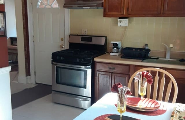 970 Stevenson Road - 970 Stevenson Road, Cleveland, OH 44110