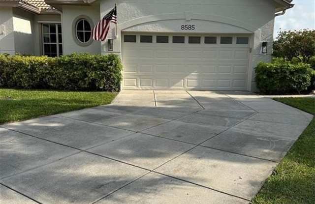 8564 Fairway Bend Gallery 2
