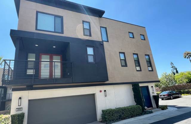 Perfect 2 Bed 2.5 Bath Orange Condo! photos photos