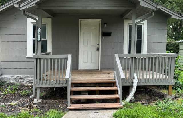 2221 South Hall Road - 2221 South Hall Road, Independence, MO 64052