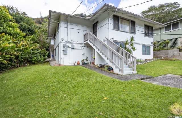 Recently Renovated 2BR/1BA/1 covered PKG in Kalihi Valley! photos photos