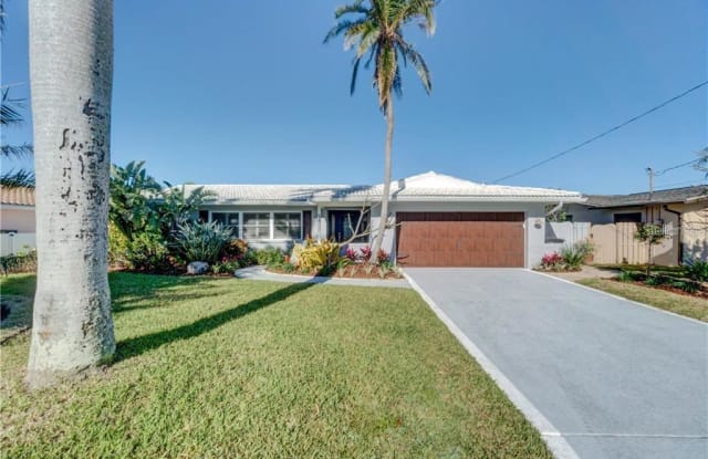 68 WINDWARD ISLAND - 68 Windward Is, Clearwater, FL 33767