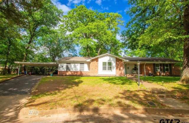 2110 Inwood Cir photos photos