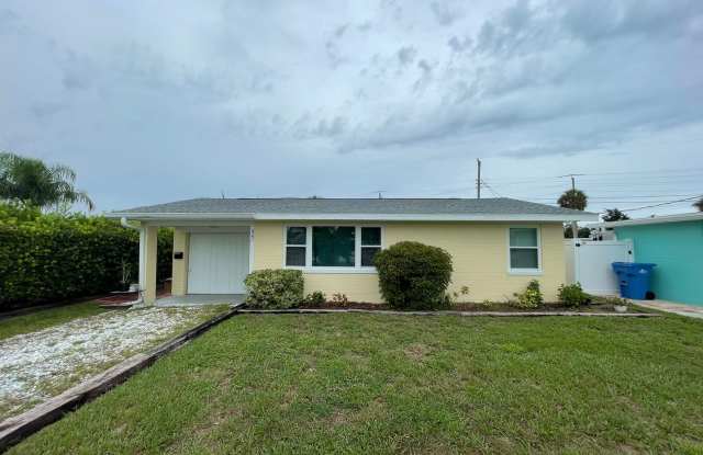 Cozy well maintained Two-bedroom One bathroom house- Ormond Beach- Beachside Gallery 1