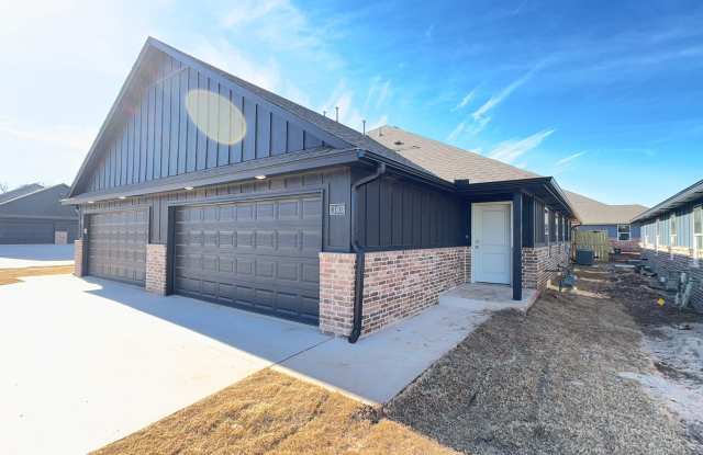 Welcome to Brand New Masonwood featuring this 3 Bedroom 2 Bath 2 Car Garage Duplex in a Great location close to the Broadway Extension and only 8 minutes from downtown OKC photos photos