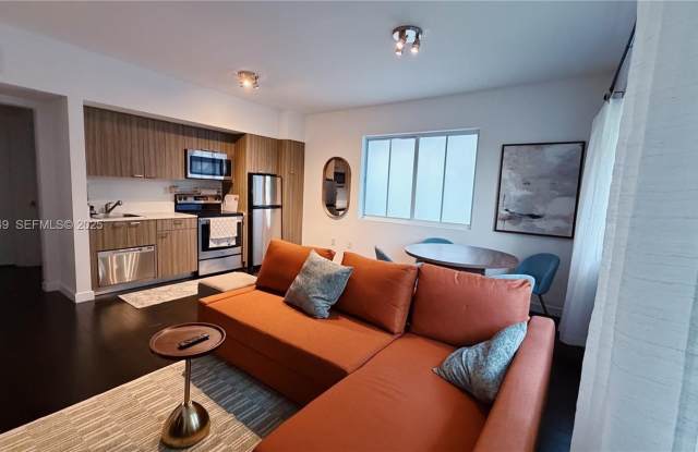 551 Michigan Ave photos photos