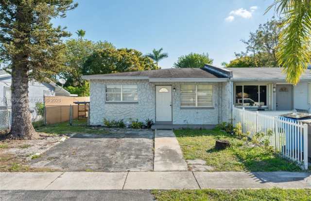 3805 SW 54th Ave photos photos