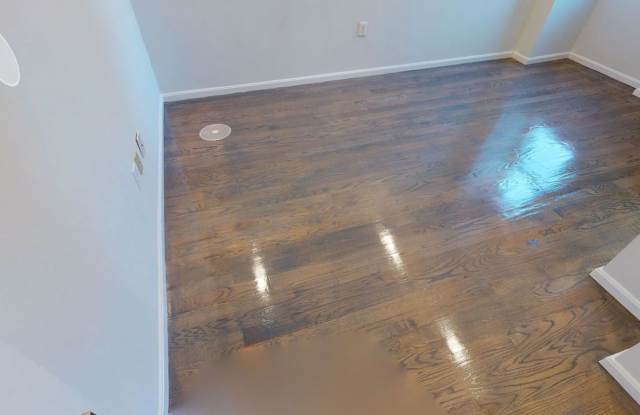 3 Bedroom- No broker Fee Gallery 3