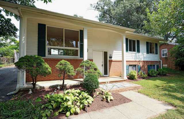 Pet-Friendly Home Near UVA Medical Center photos photos