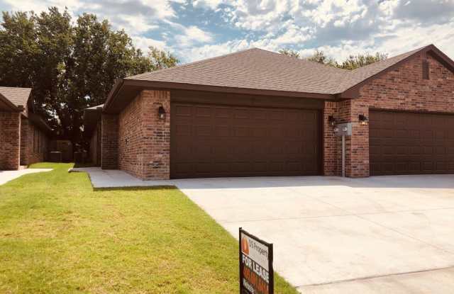 344 Chalk Hill Court - 344 Chalk Hill Ct, Edmond, OK 73003