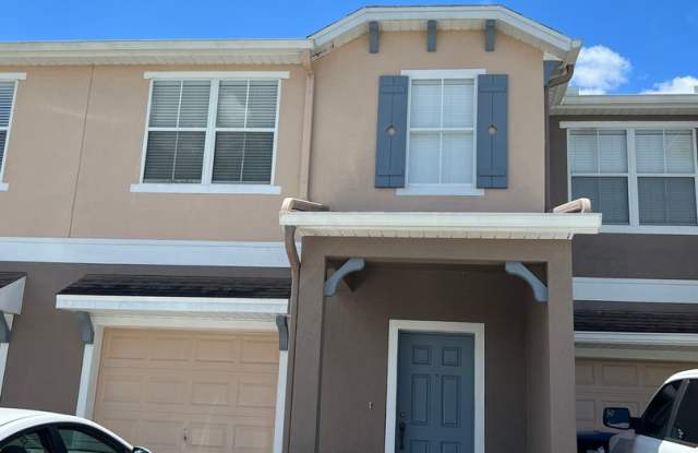 3 bedroom 2.5 Bath Timber Pointe Avalon Park Townhome with a 1 Car Garage! photos photos