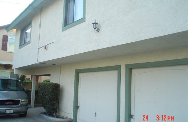 10886 Walnut St - 10886 Walnut Street, Los Alamitos, CA 90720