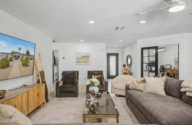 5140 E POINSETTIA Drive Gallery 3
