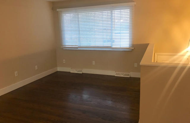 Pet Friendly, Renovated Home in Fox School District Gallery 3