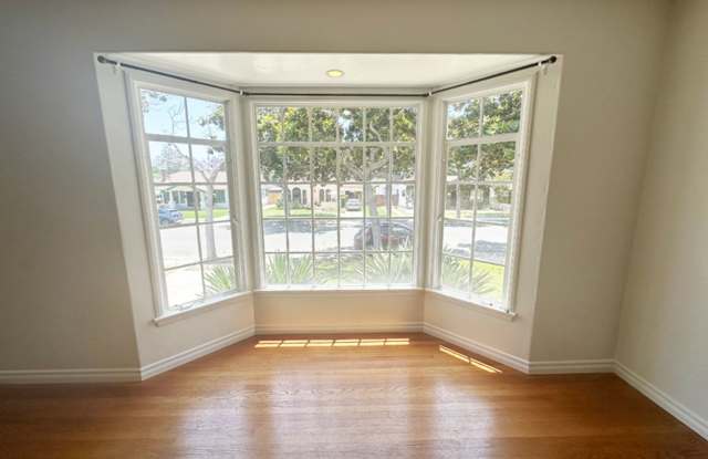 2BD/1BA DT Fullerton Vintage 1922 House w/ALL UTILITIES INCLUDED! photos photos