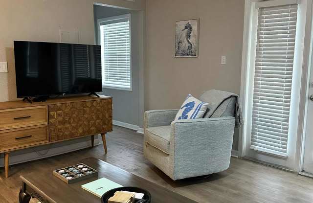 239 Seahorse Dr SE - BUnit B Gallery 3